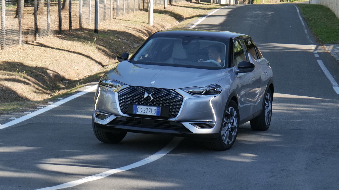 DS3 Crossback e-tense: prova su strada