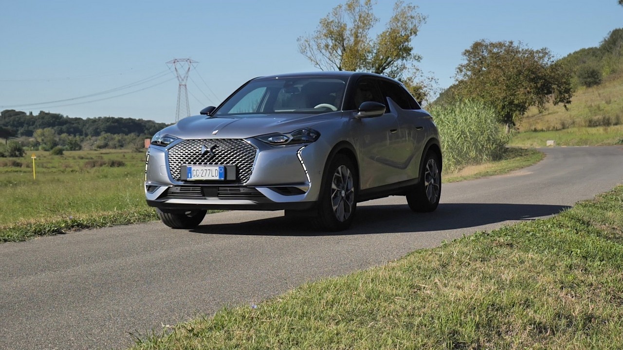 DS3 Crossback e-tense: prova su strada