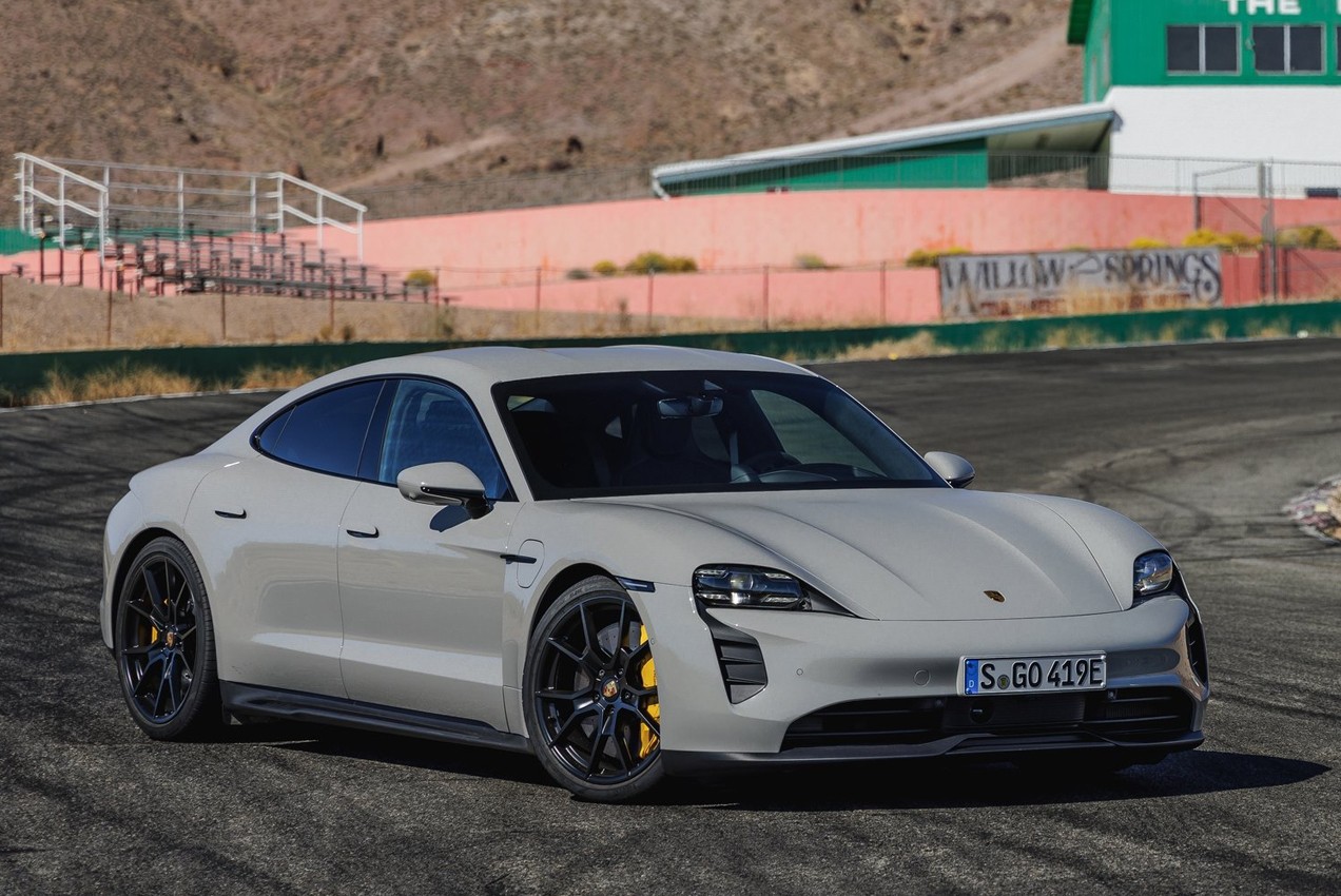 Porsche Taycan GTS 2022