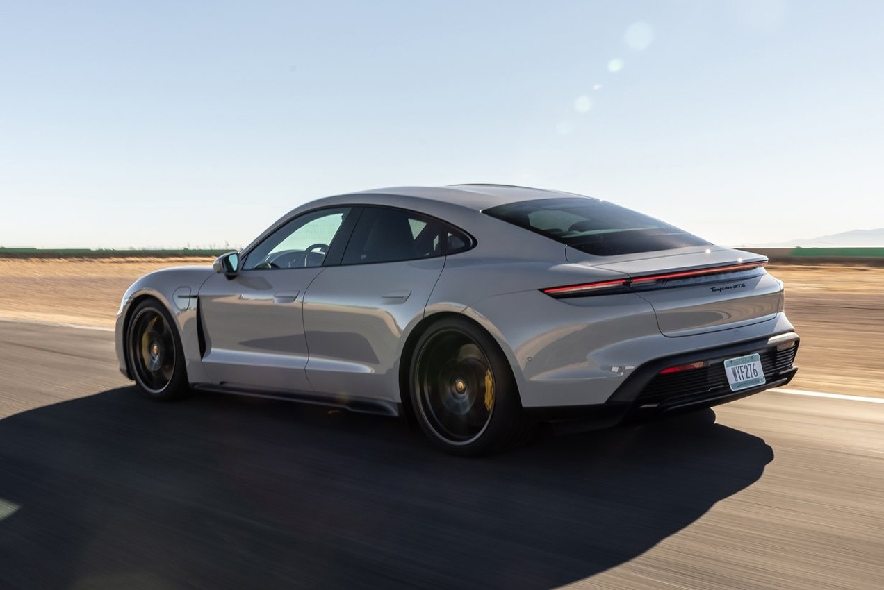 Porsche Taycan GTS 2022