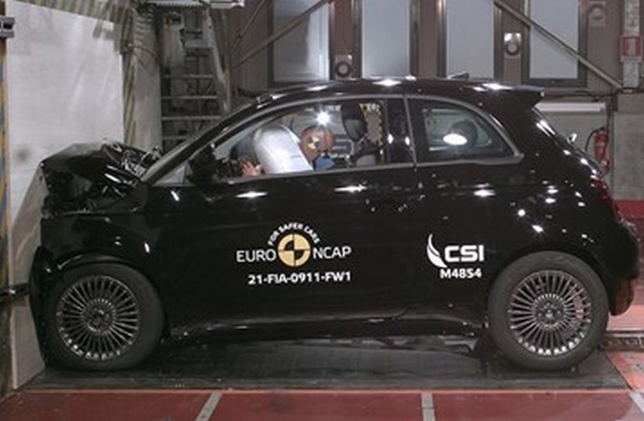 Fiat Nuova 500 crash test EuroNcap 2021