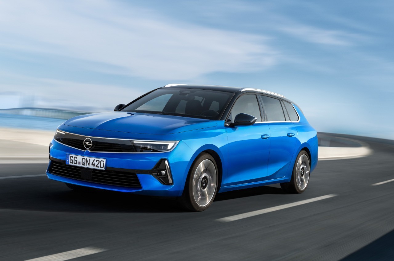 Opel Astra Sports Tourer 2022: immagini ufficiali