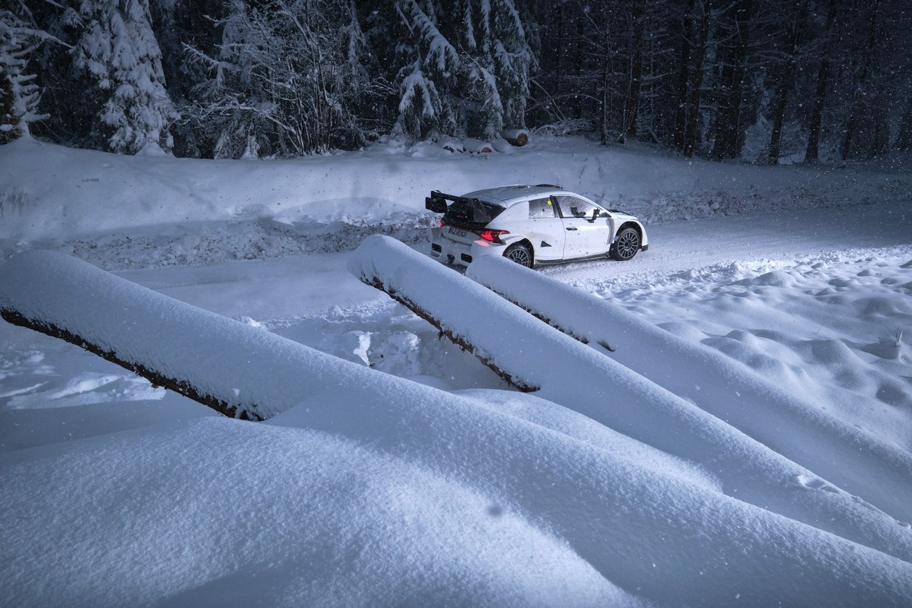 Hyundai i30N Rally1 2022: test dinamici