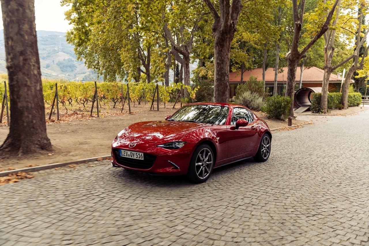 Mazda MX-5 RF 2022: immagini ufficiali