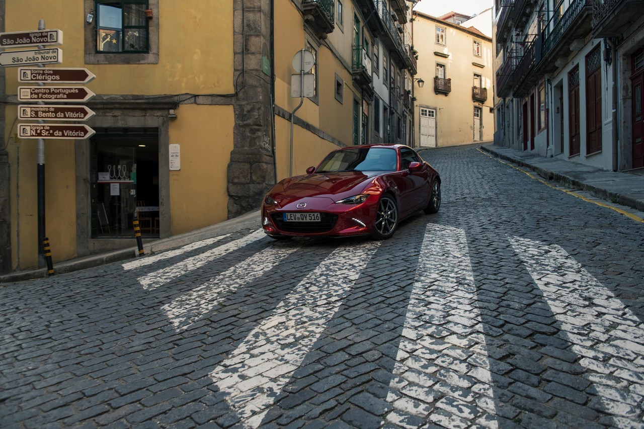 Mazda MX-5 RF 2022: immagini ufficiali