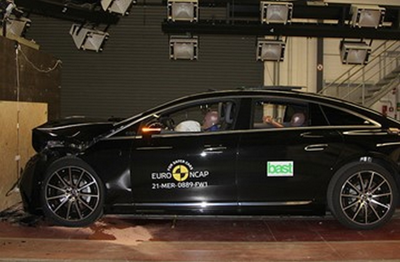 Mercedes EQS crash test EuroNcap 2021