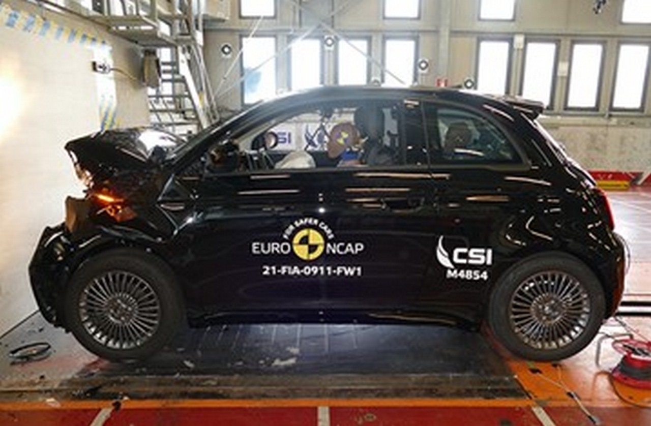 Fiat Nuova 500 crash test EuroNcap 2021