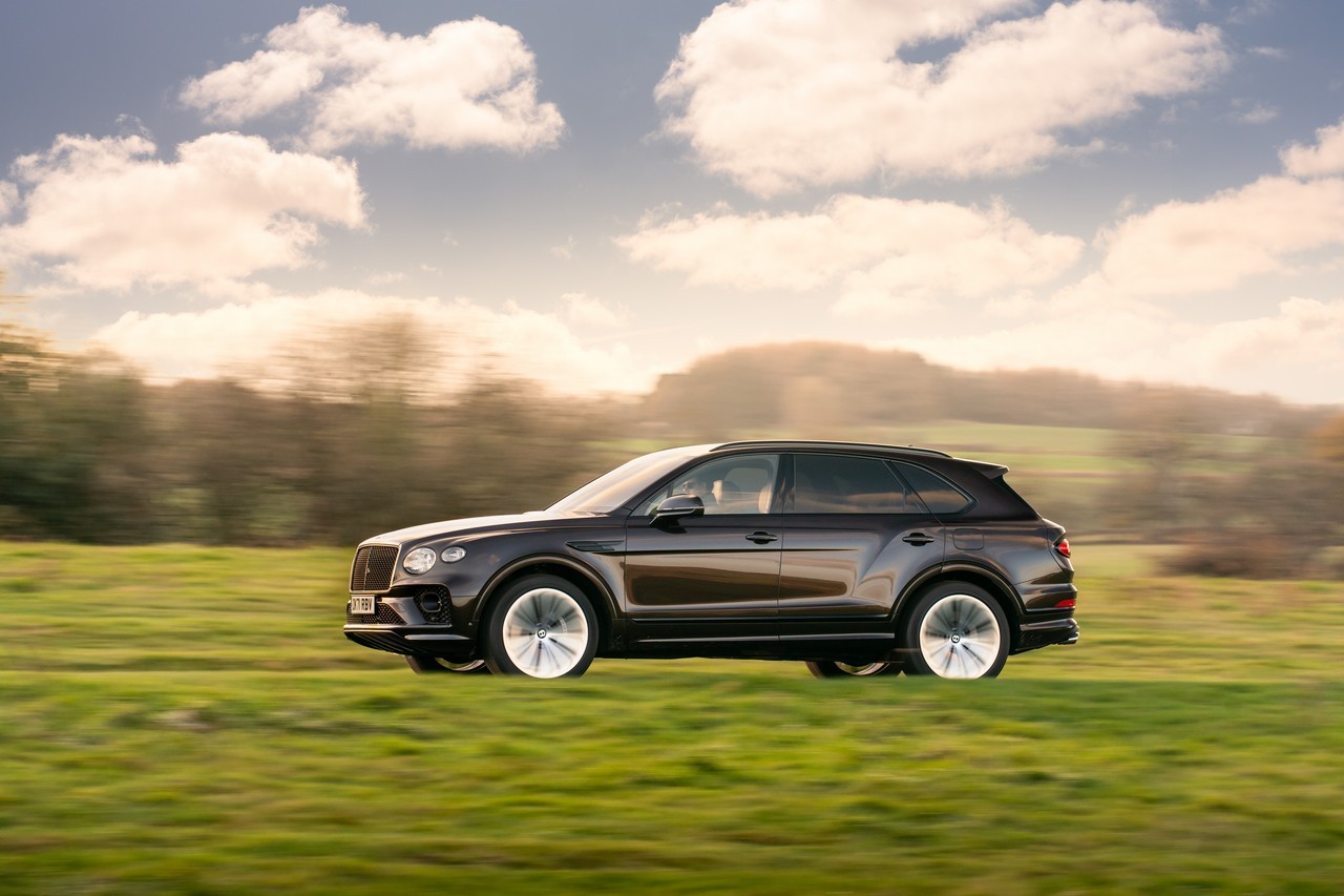 Bentley Bentayga Outdoor Pursuits 2022: immagini ufficiali