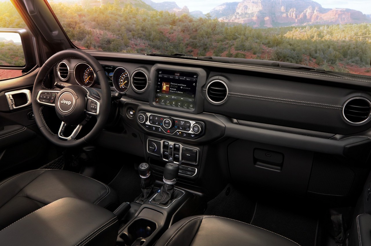 Jeep Gladiator e Wrangler 2022: immagini ufficiali