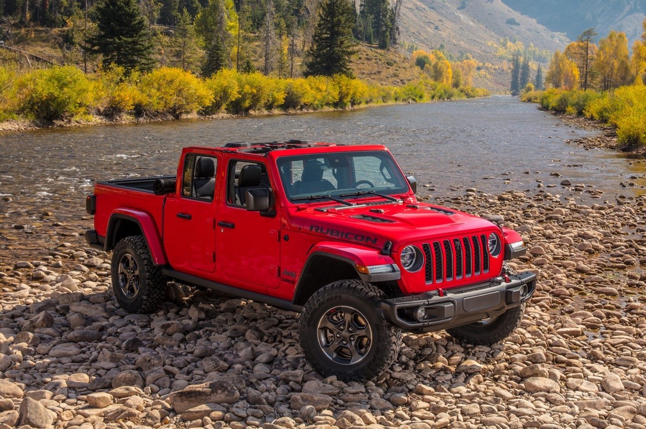 Jeep Gladiator e Wrangler 2022: immagini ufficiali