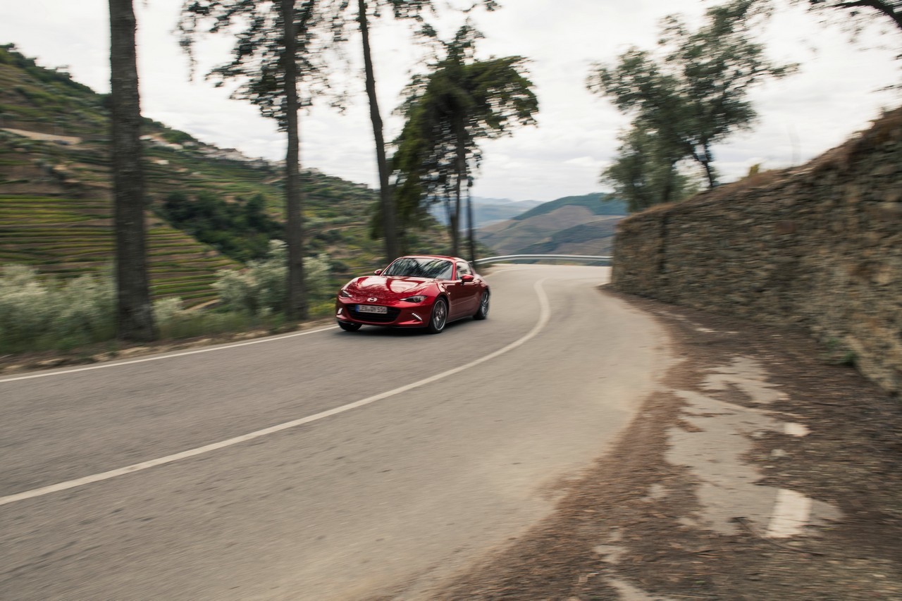 Mazda MX-5 RF 2022: immagini ufficiali