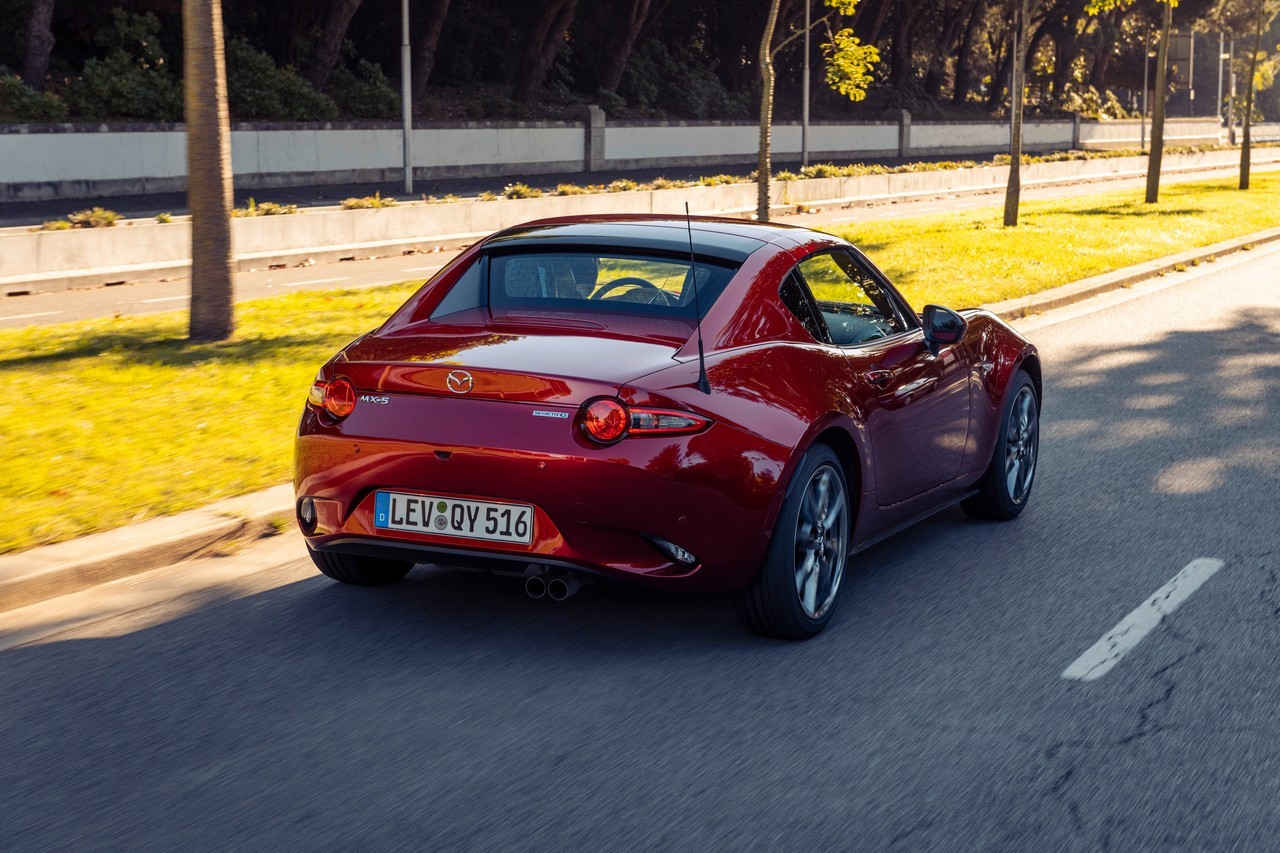 Mazda MX-5 RF 2022: immagini ufficiali