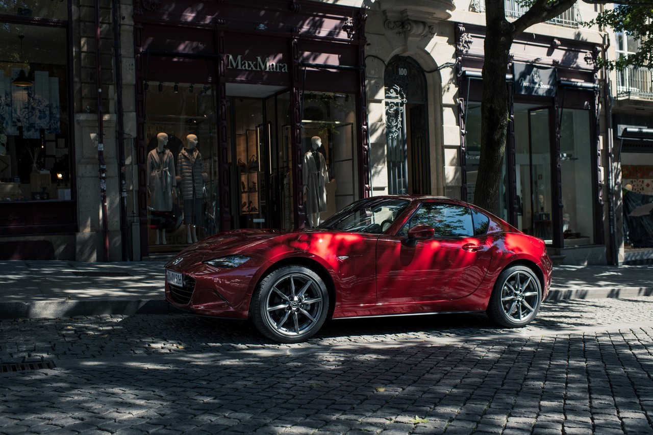 Mazda MX-5 RF 2022: immagini ufficiali