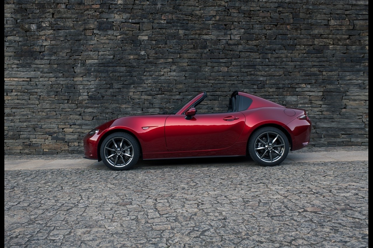 Mazda MX-5 RF 2022: immagini ufficiali