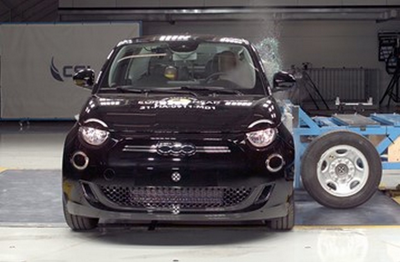 Fiat Nuova 500 crash test EuroNcap 2021