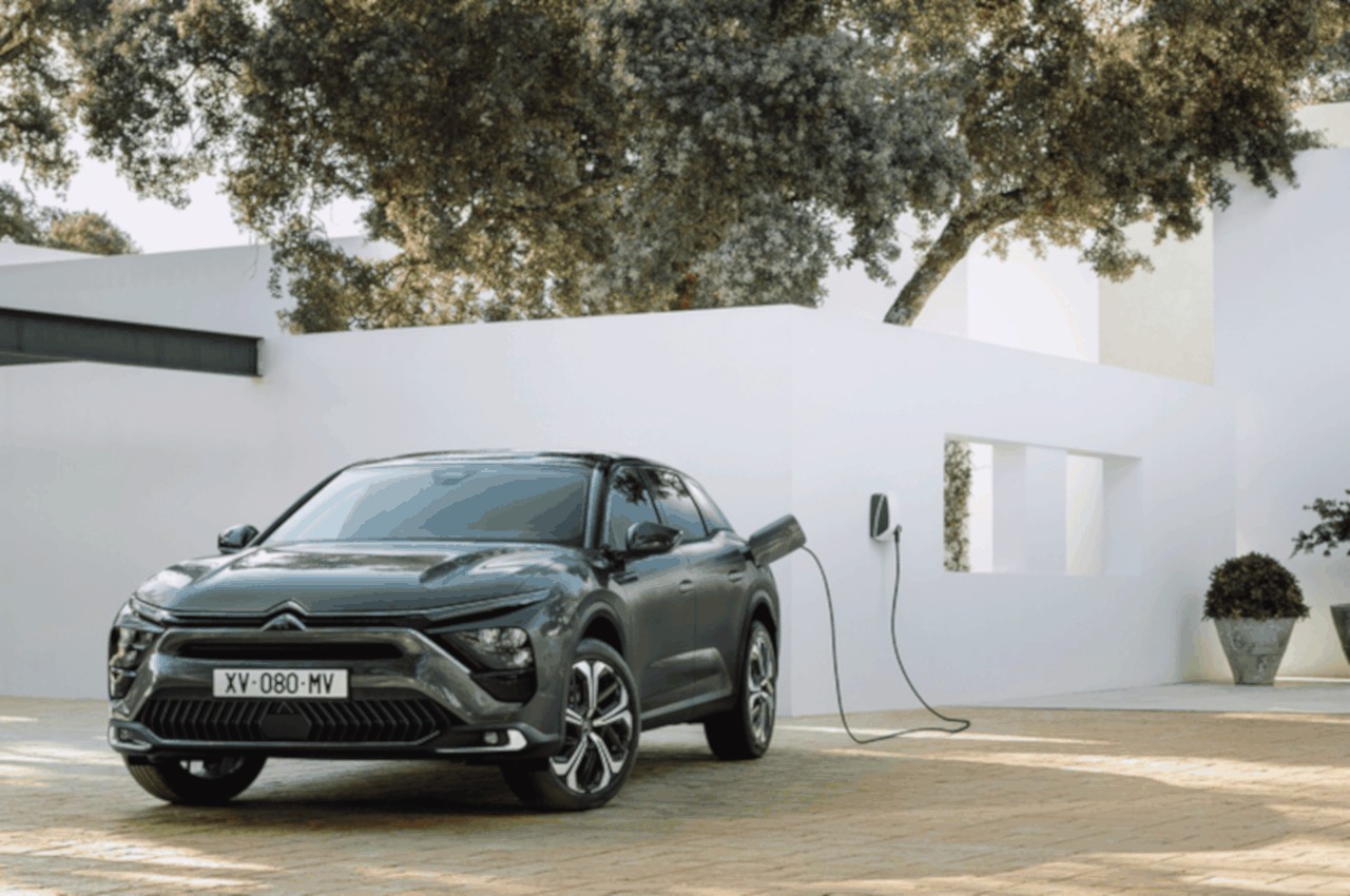 Citroen, la gamma 100% elettrica e ibrida plug-in 2021