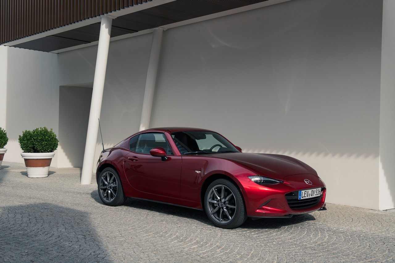 Mazda MX-5 RF 2022: immagini ufficiali