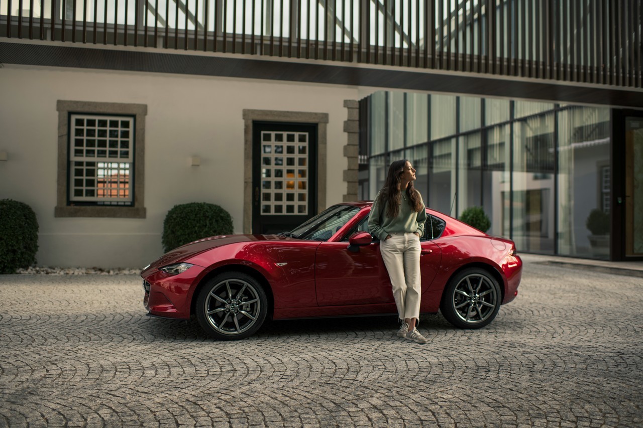 Mazda MX-5 RF 2022: immagini ufficiali