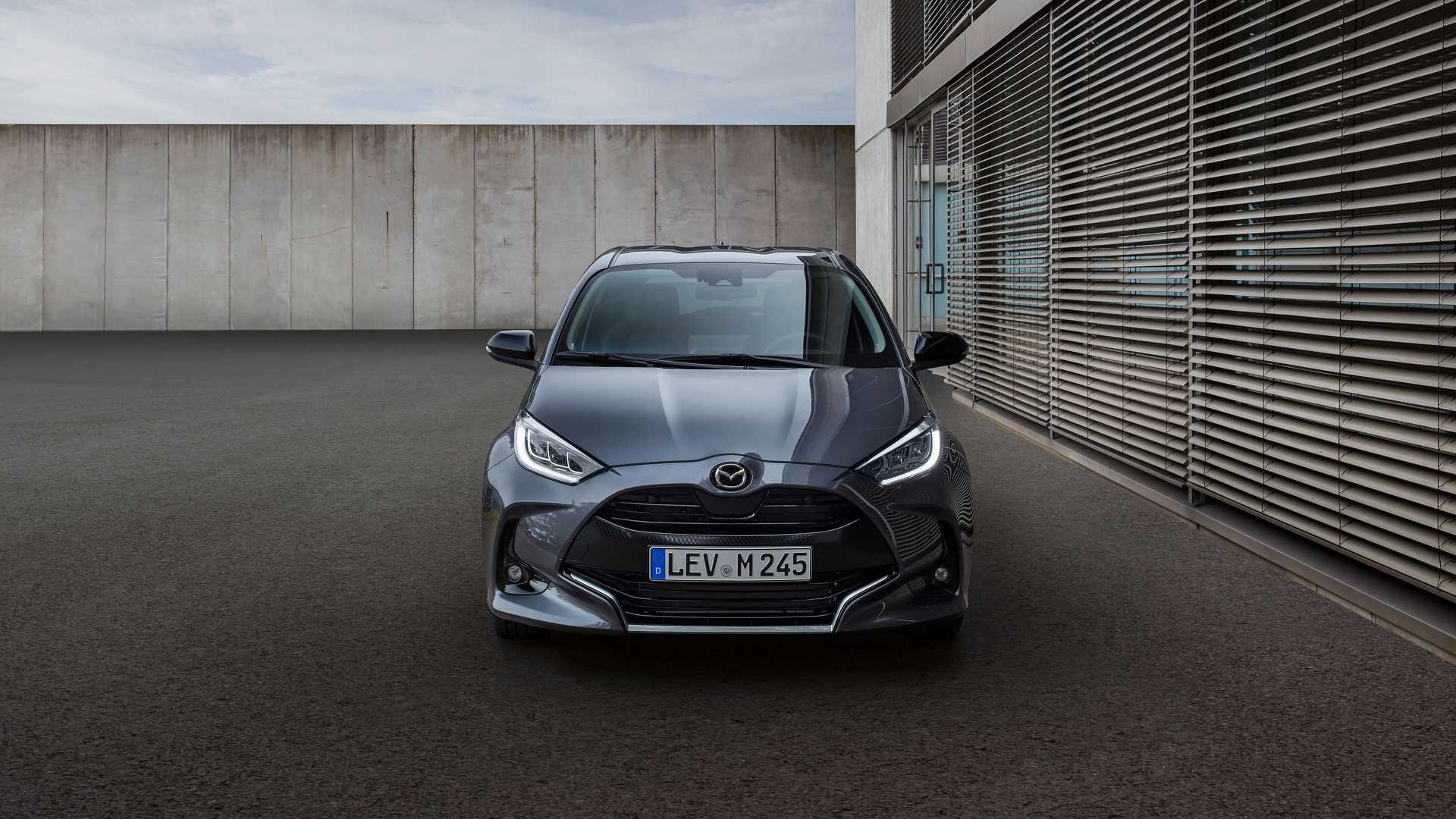 Nuova Mazda2 Hybrid: le immagini ufficiali