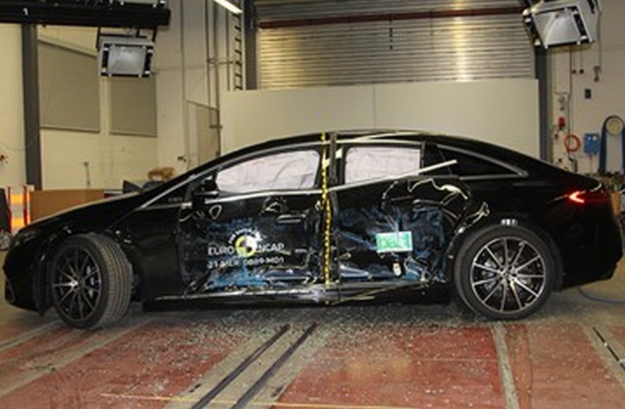 Mercedes EQS crash test EuroNcap 2021