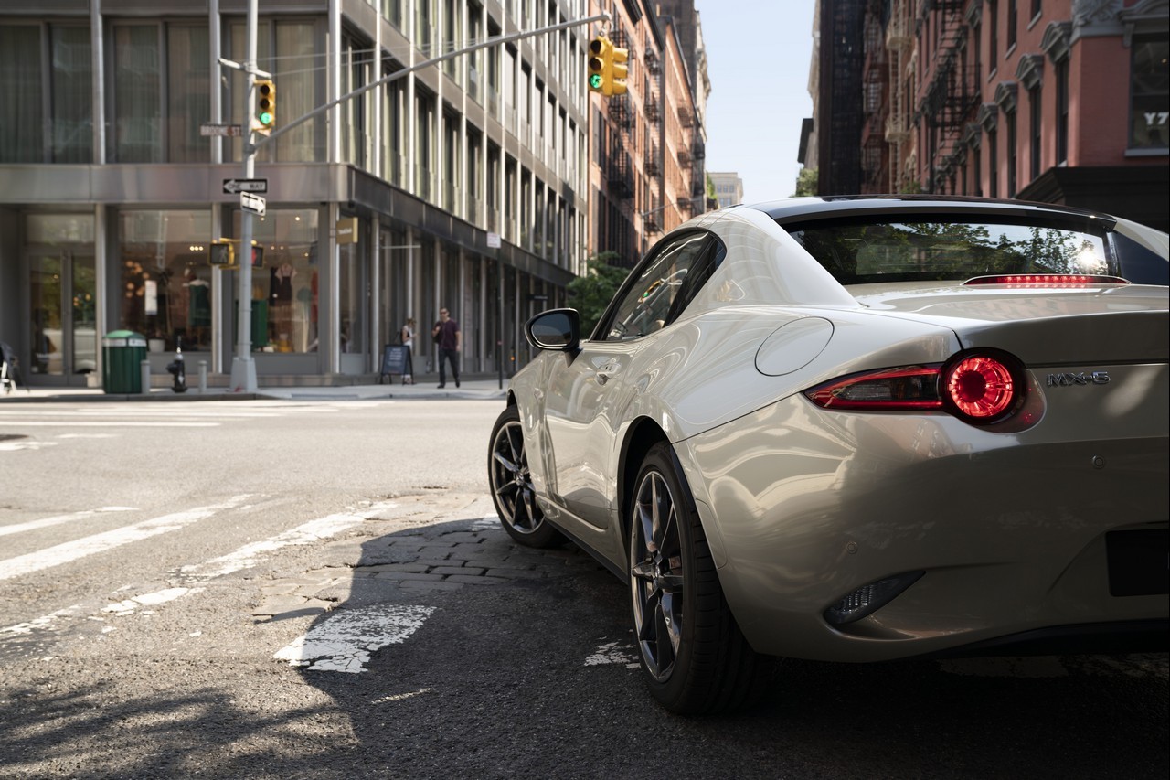 Mazda MX-5 RF 2022: immagini ufficiali