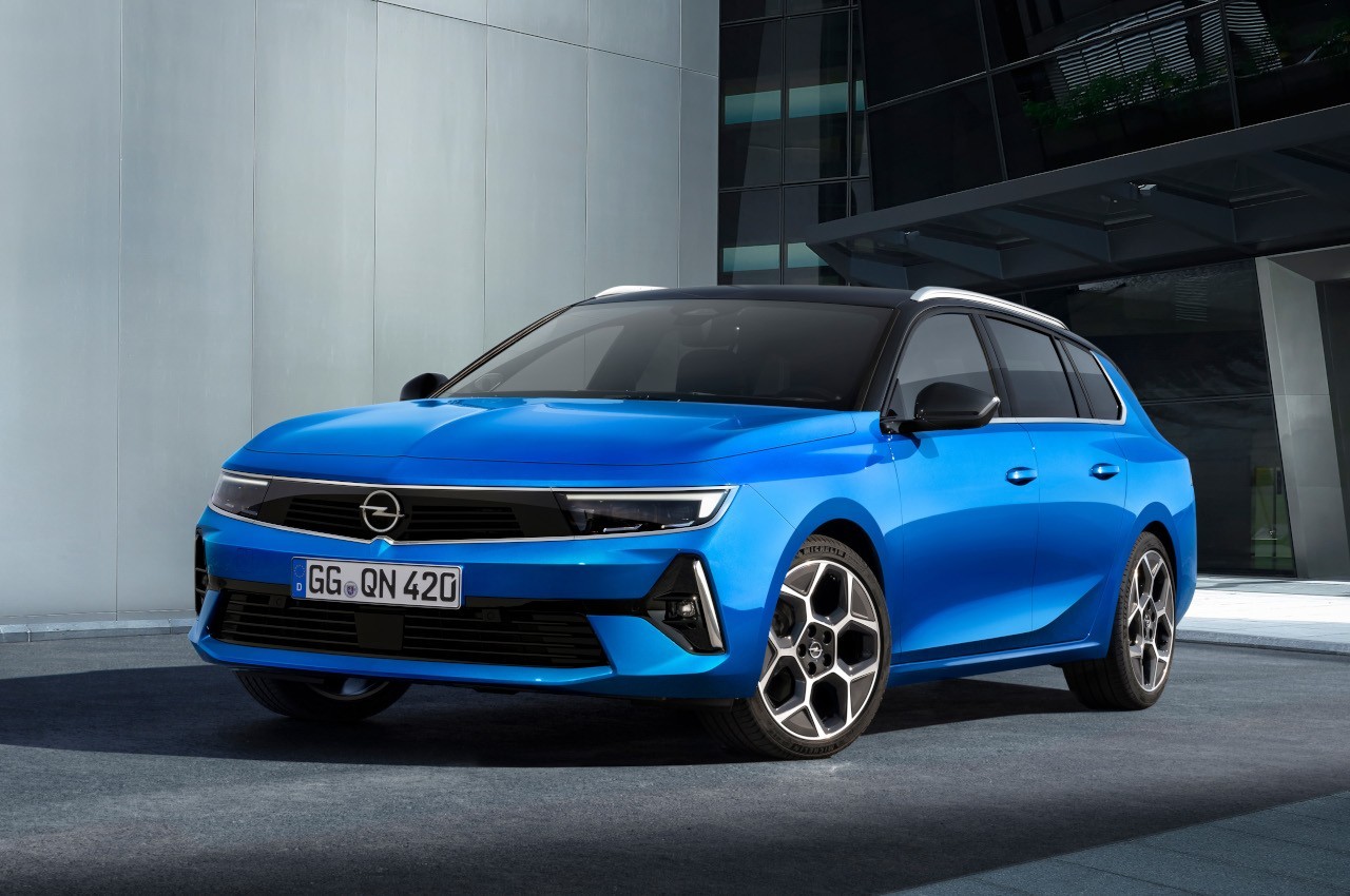 Opel Astra Sports Tourer 2022: immagini ufficiali