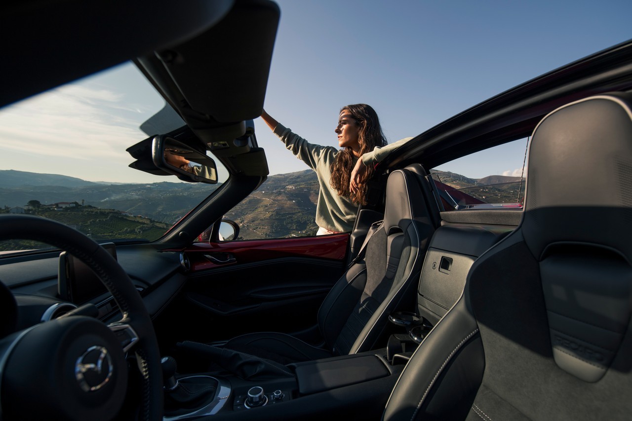 Mazda MX-5 RF 2022: immagini ufficiali