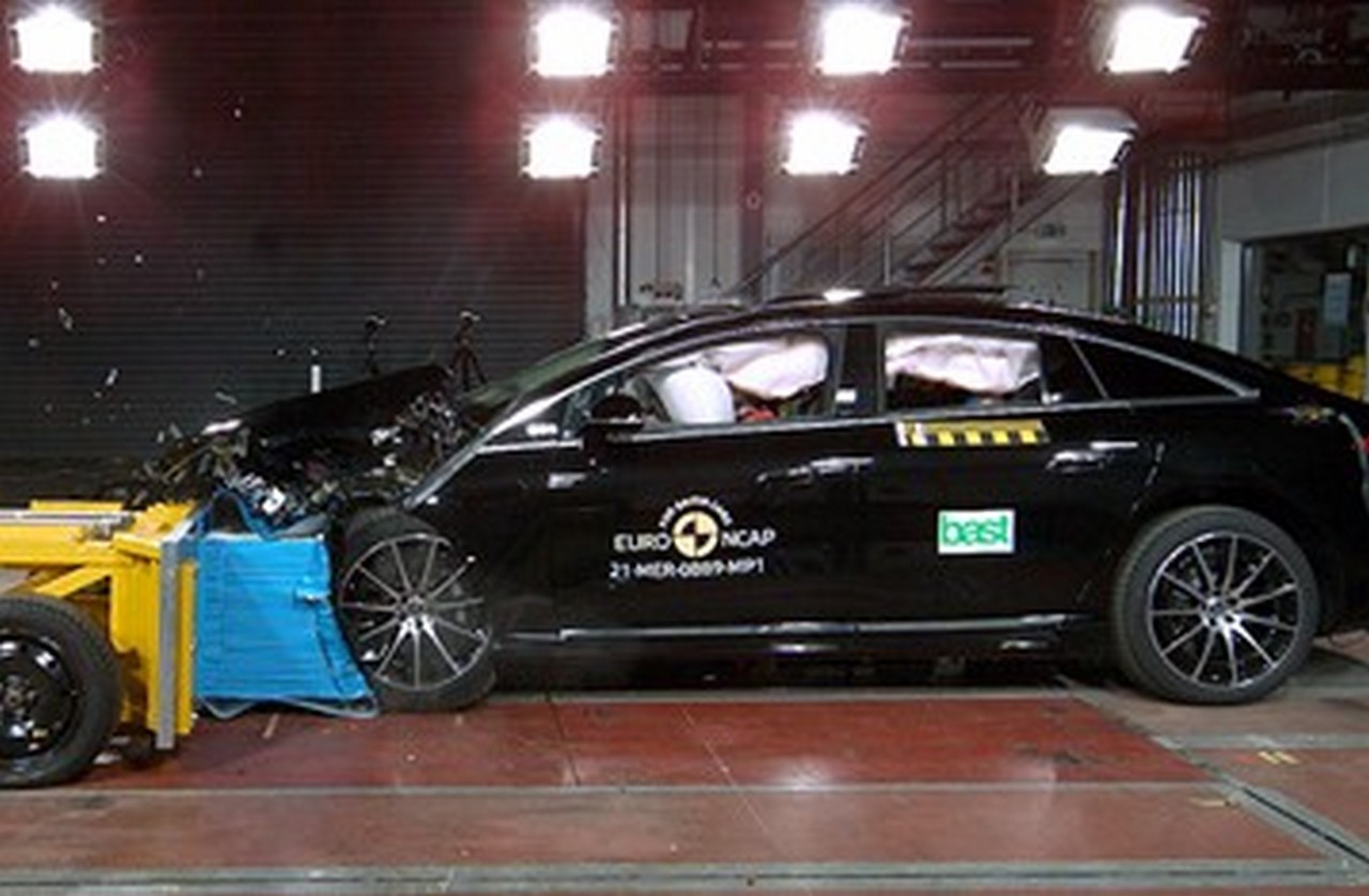 Mercedes EQS crash test EuroNcap 2021