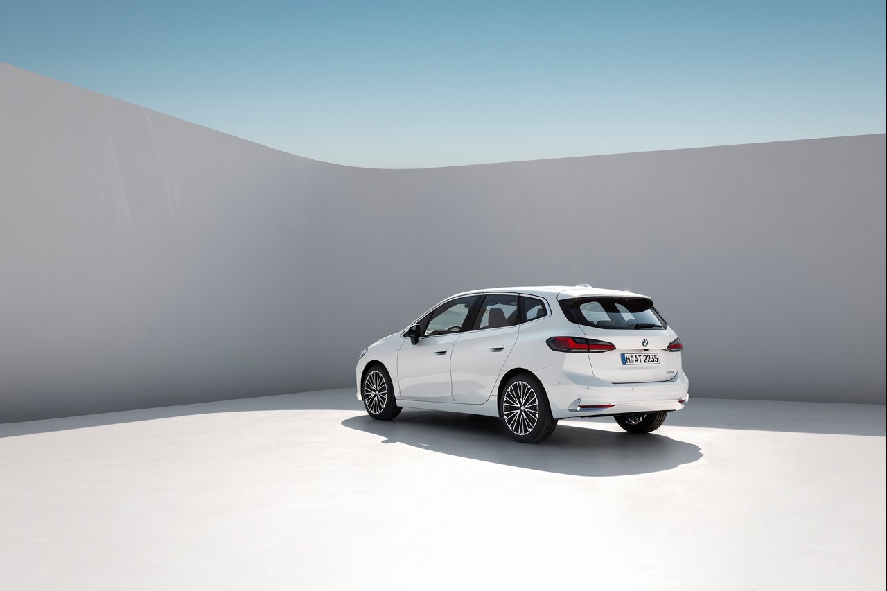 Bmw Serie 2 Active Tourer 2022: nuove immagini ufficiali