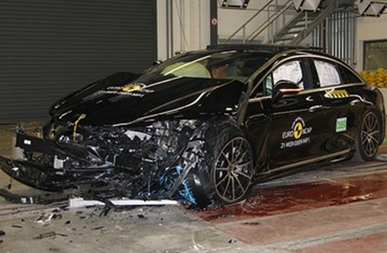 Mercedes EQS crash test EuroNcap 2021