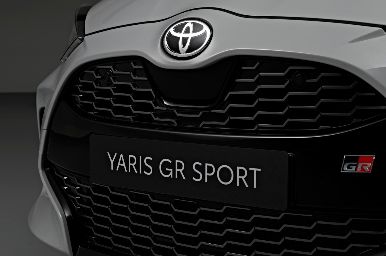 Toyota Yaris GR Sport 2022: immagini ufficiali