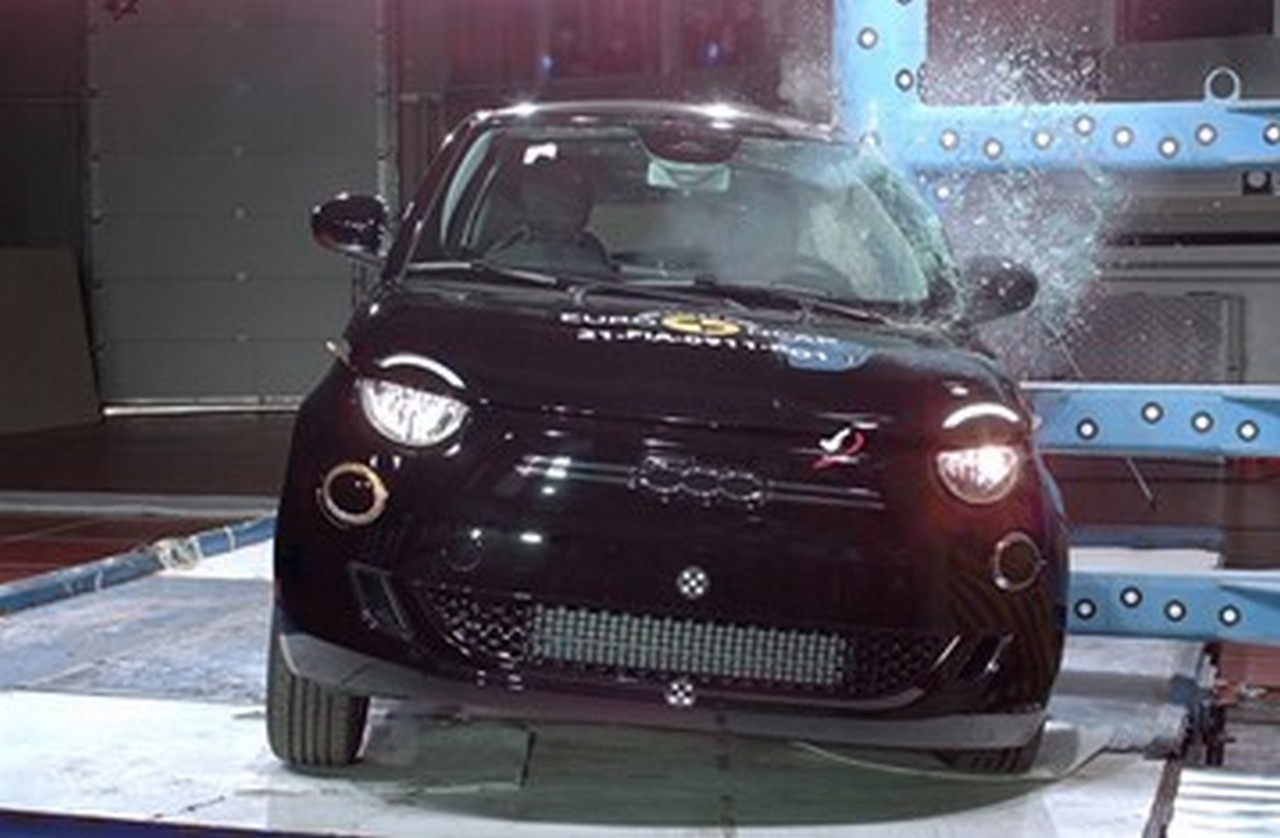 Fiat Nuova 500 crash test EuroNcap 2021