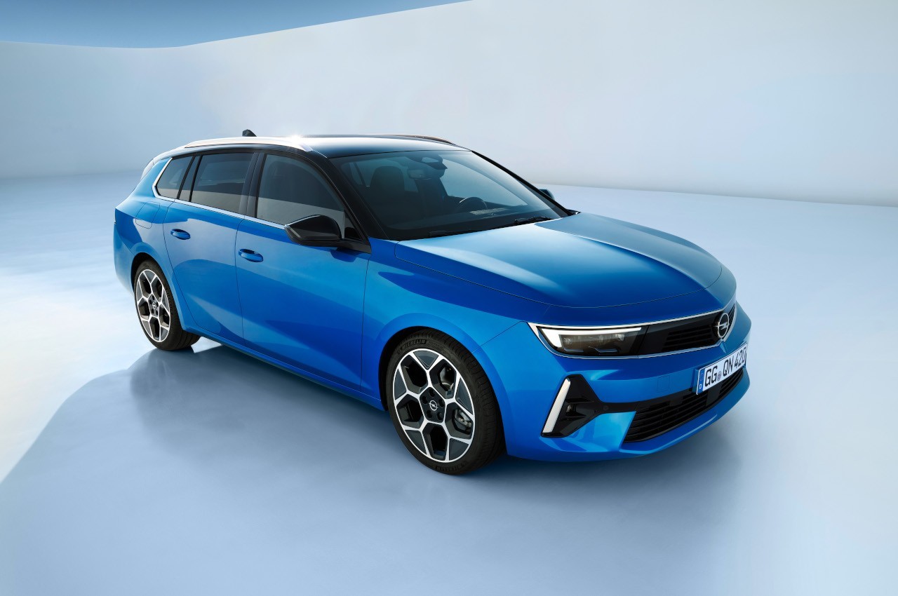 Opel Astra Sports Tourer 2022: immagini ufficiali