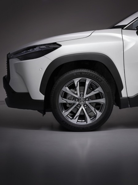 Toyota Corolla Cross: le immagini ufficiali