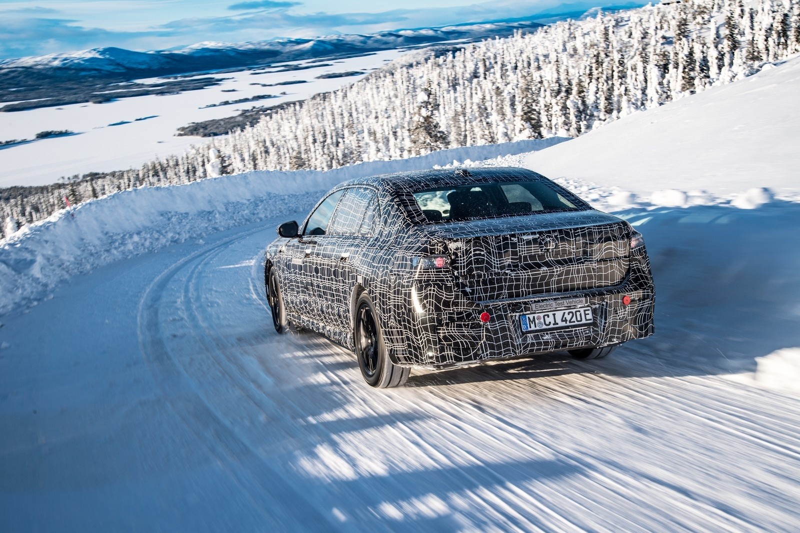 Nuova BMW i7: foto spia ufficiali