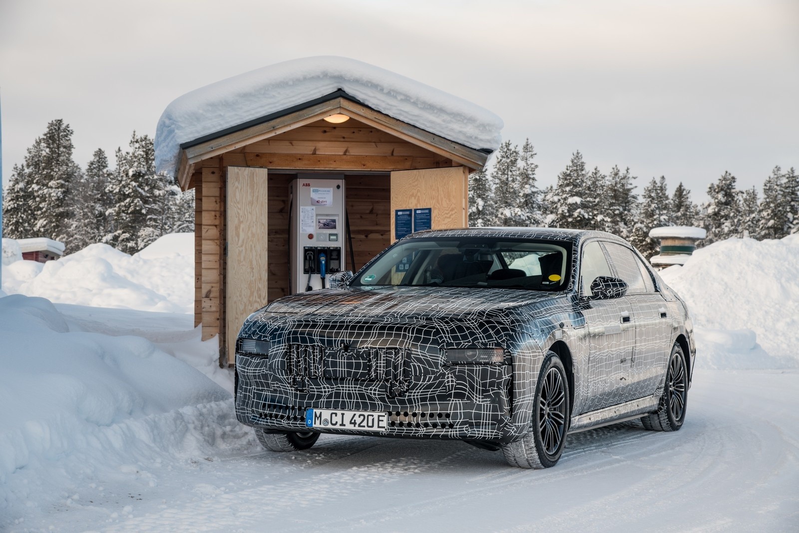 Nuova BMW i7: foto spia ufficiali