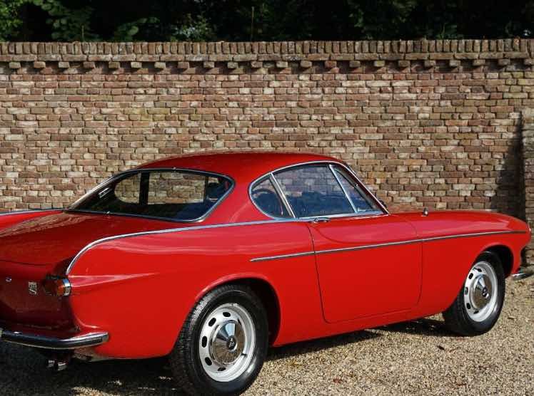 La Volvo P1800S che detiene il record di chilometraggio