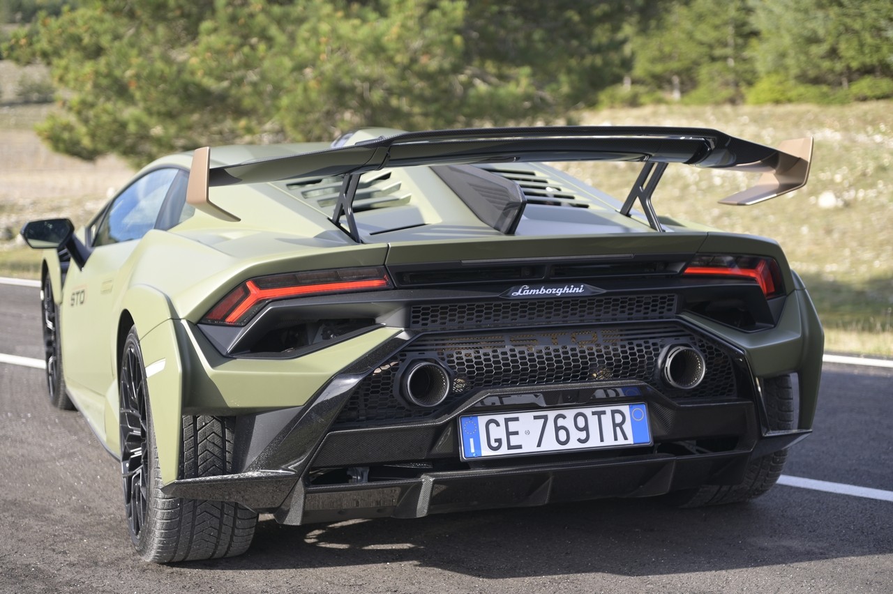 Lamborghini Huracàn STO: la prova su strada