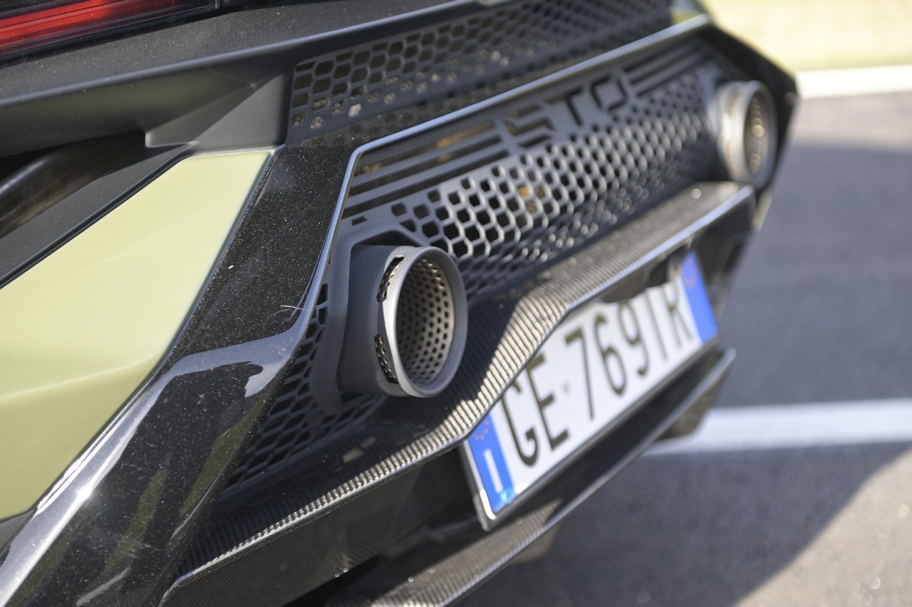 Lamborghini Huracàn STO: la prova su strada