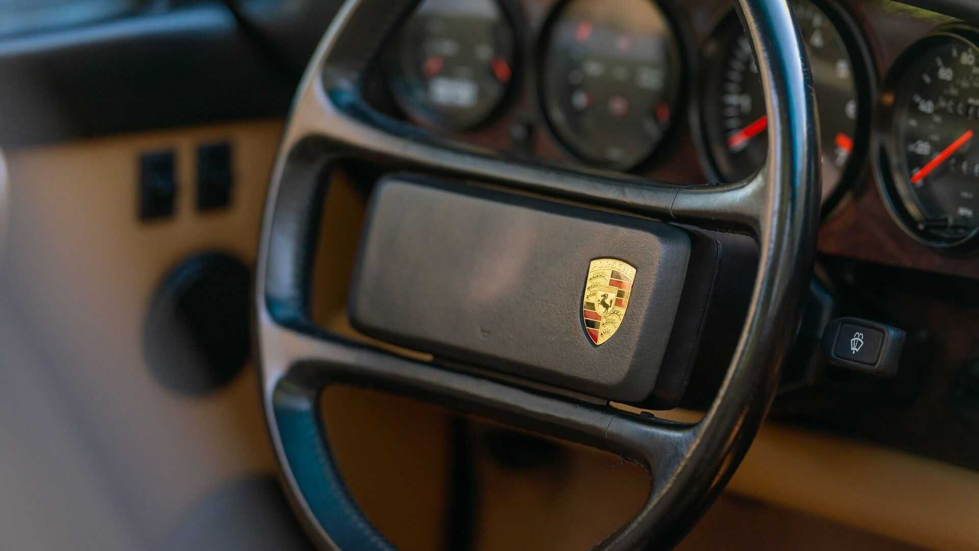 Porsche: all’asta una 911 Turbo Targa Flachbau