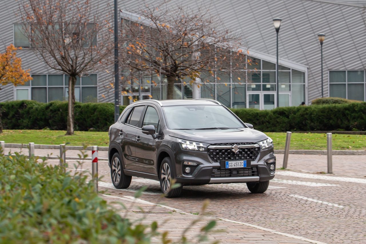 Suzuki S-Cross 2022: le immagini