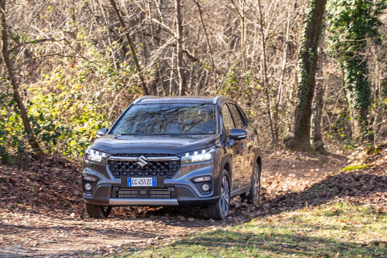 Suzuki S-Cross 2022: le immagini