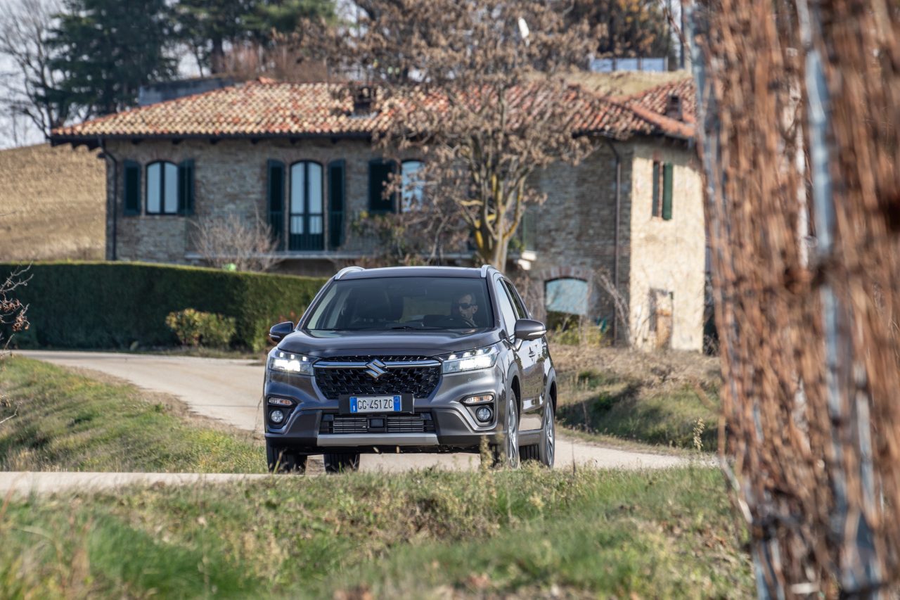 Suzuki S-Cross 2022: le immagini