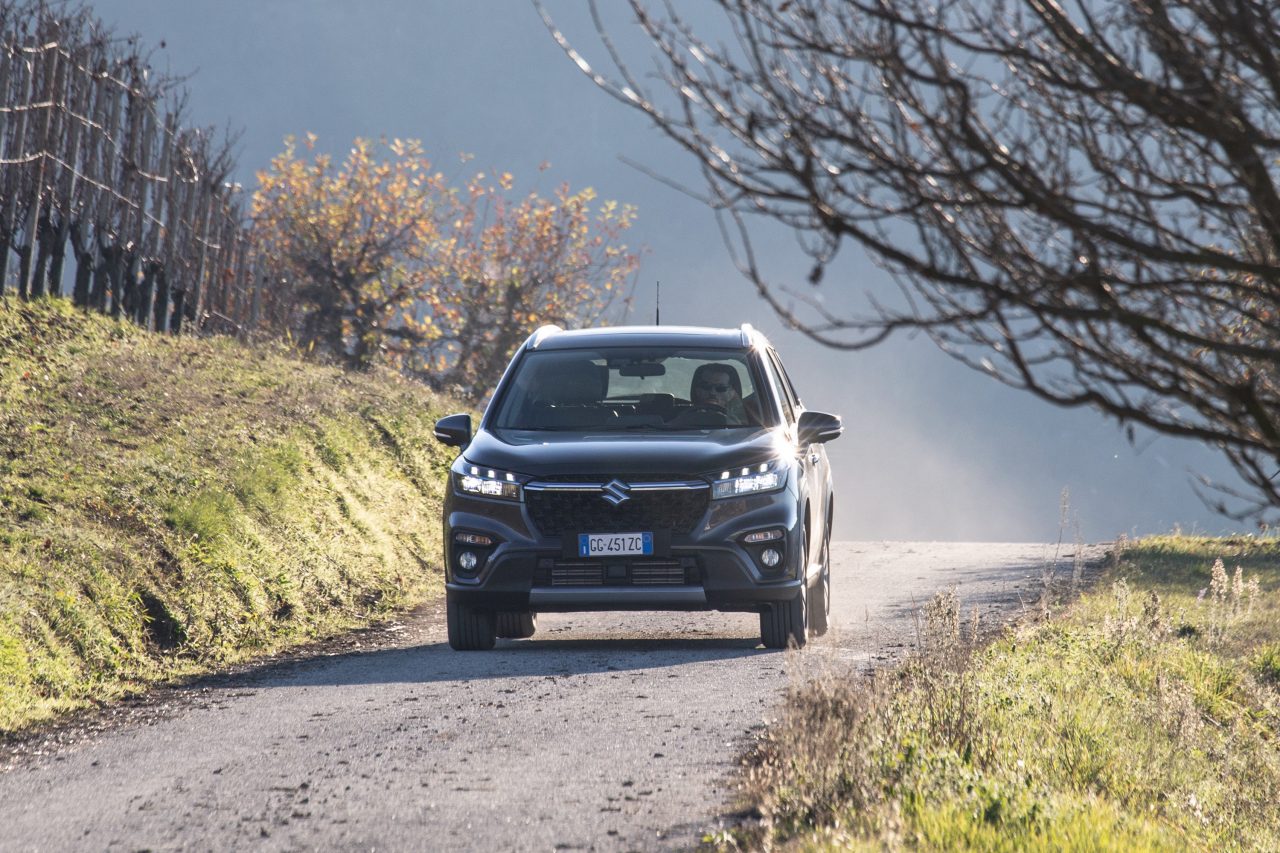 Suzuki S-Cross 2022: le immagini