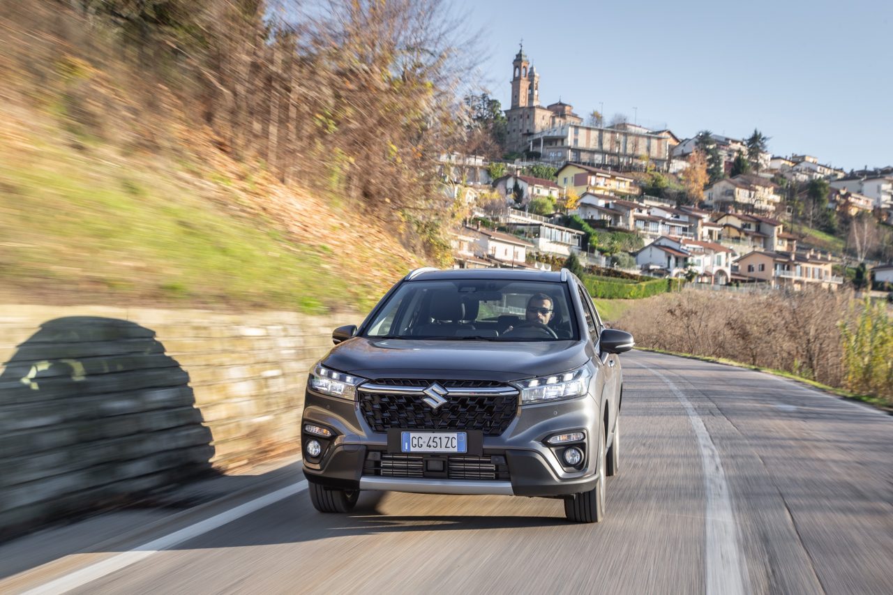 Suzuki S-Cross 2022: le immagini