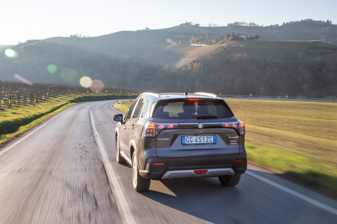 Suzuki S-Cross 2022: le immagini