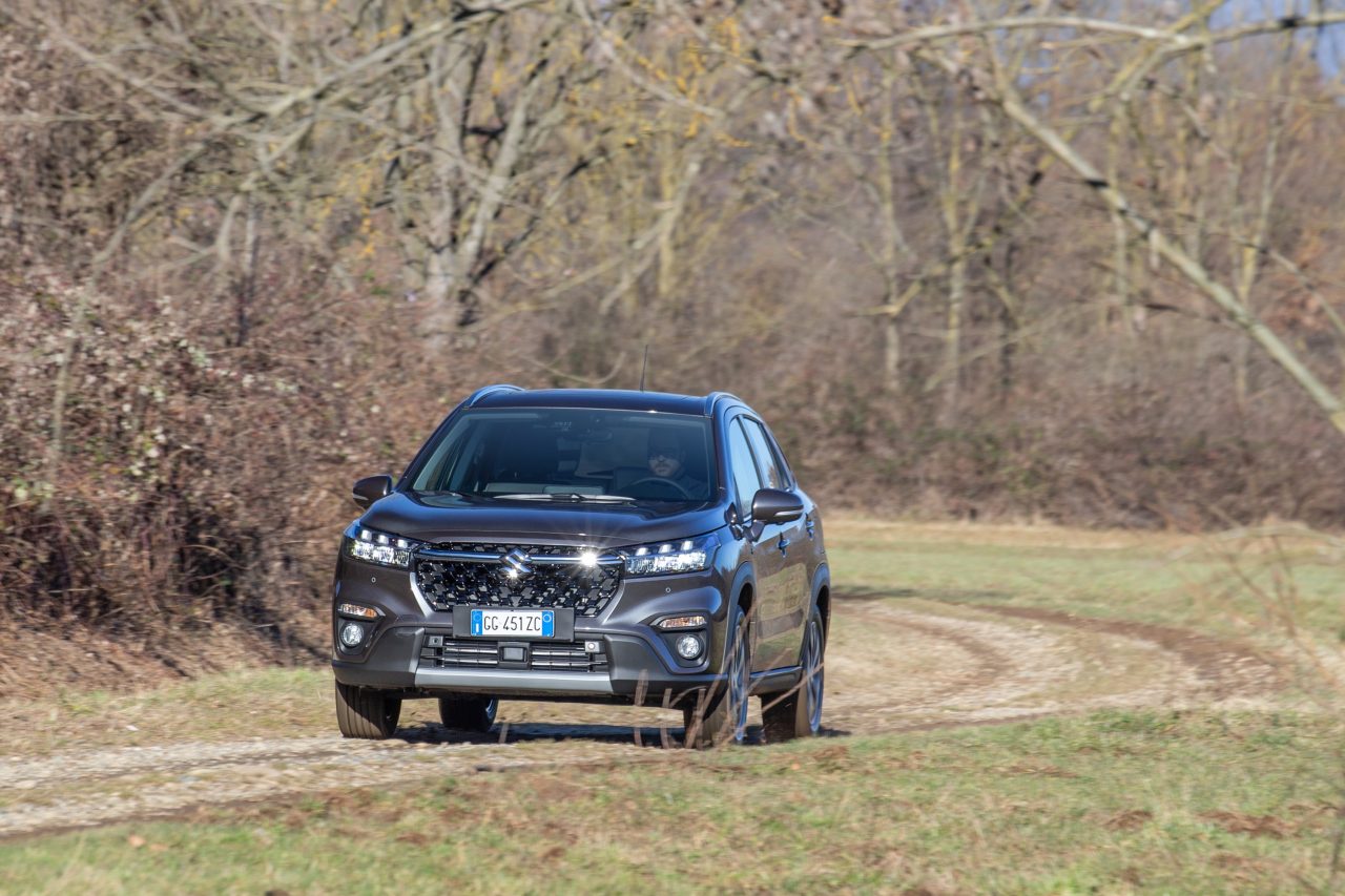 Suzuki S-Cross 2022: le immagini