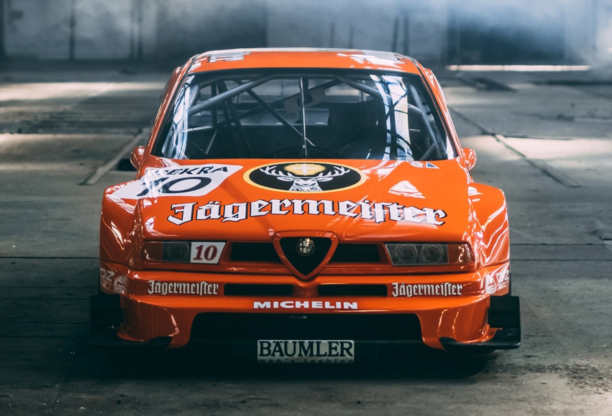 Un'Alfa Romeo 155 V6 TI all'asta