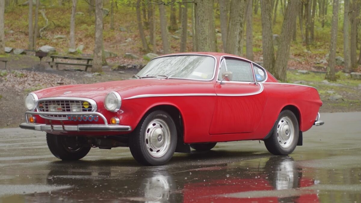 La Volvo P1800S che detiene il record di chilometraggio