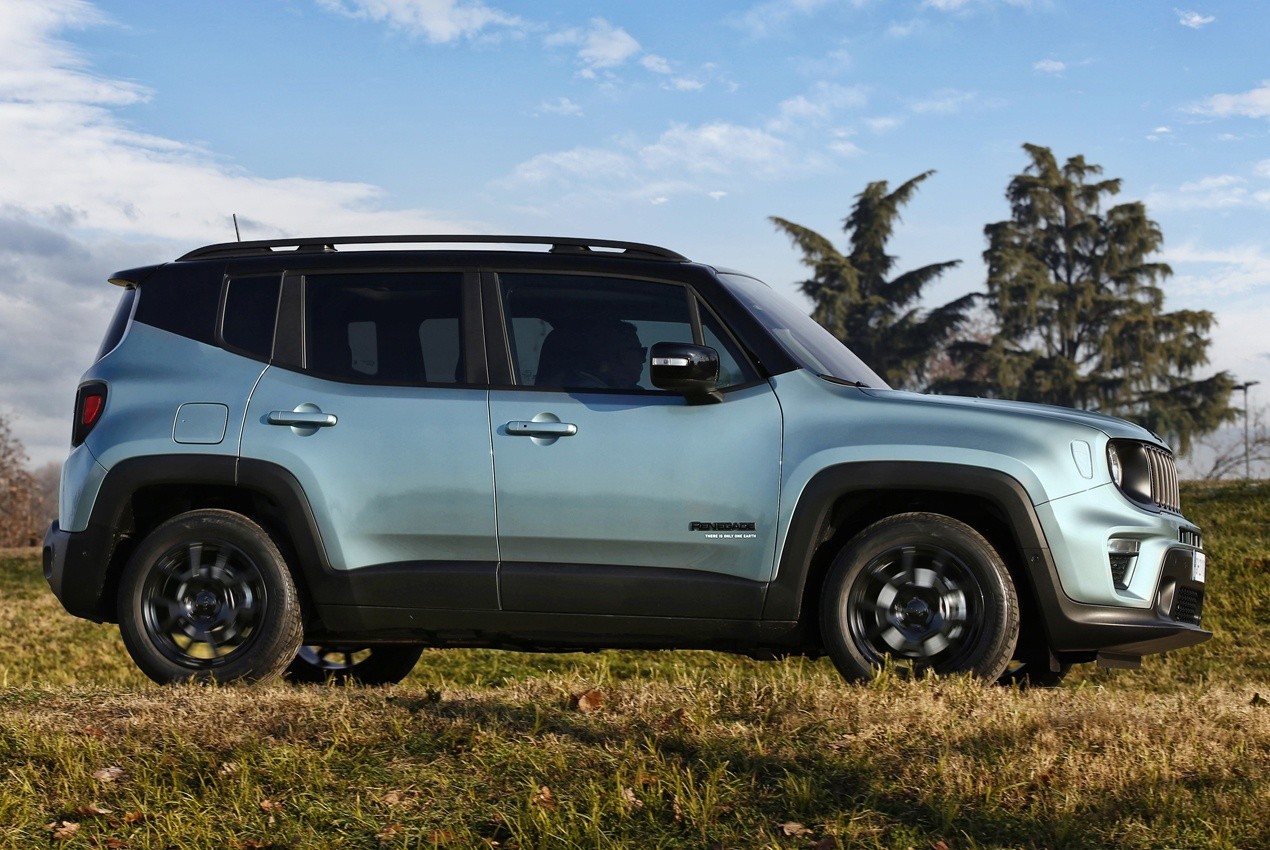 Jeep Renegade e Compass e-Hybrid: immagini ufficiali